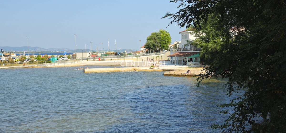 Pašman, TKON, terreno edificabile di forma rettangolare della superficie di 700 m2