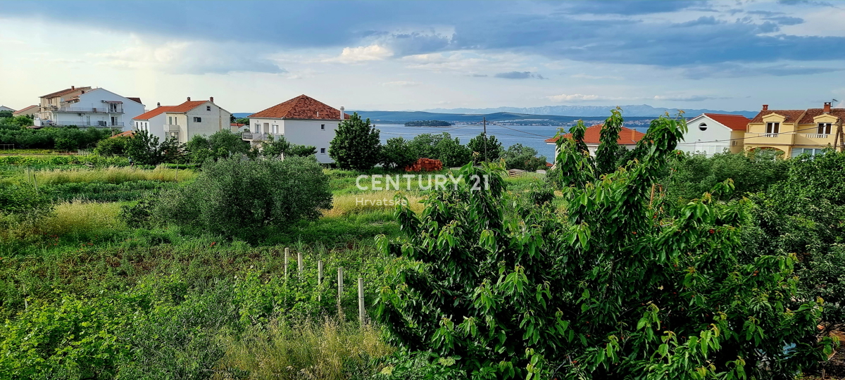 Pašman, TKON, terreno edificabile di forma rettangolare della superficie di 700 m2