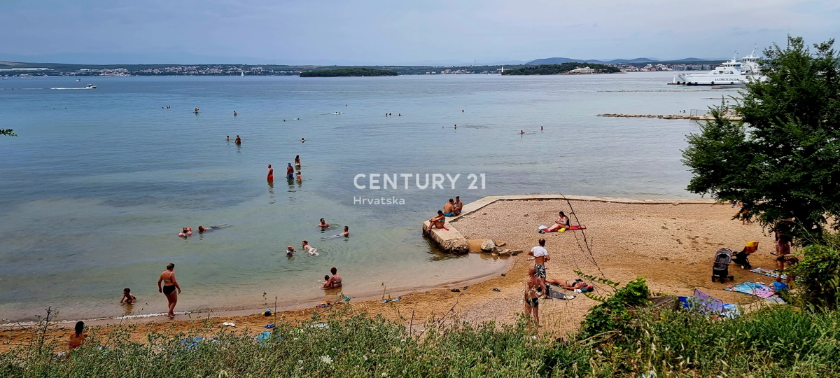 Pašman, TKON, terreno edificabile di forma rettangolare della superficie di 700 m2