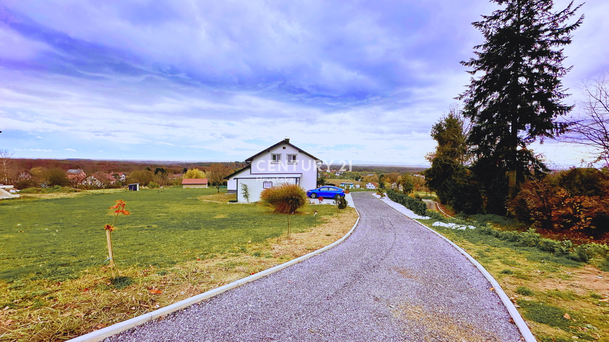 Casa completamente ristrutturata con vista magnifica su Ivančica e Kalnik