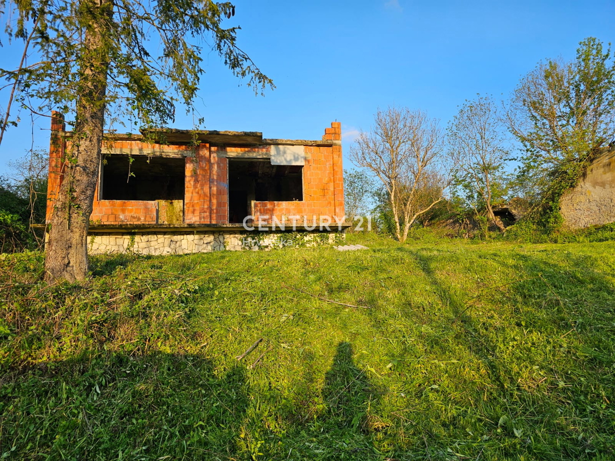 Velika Klisa - Đulovac - proprietà con casa avviata per azienda agricola familiare (OPG)