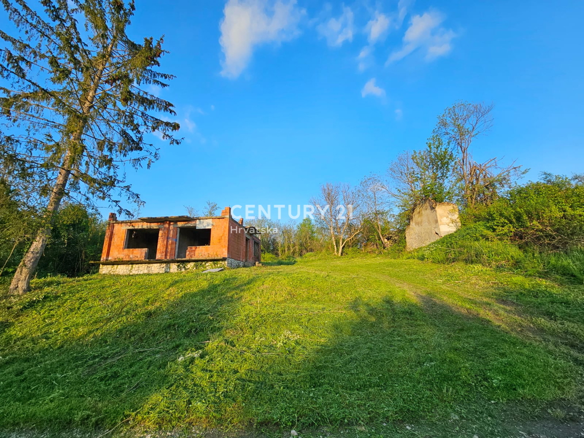 Velika Klisa - Đulovac - proprietà con casa avviata per azienda agricola familiare (OPG)