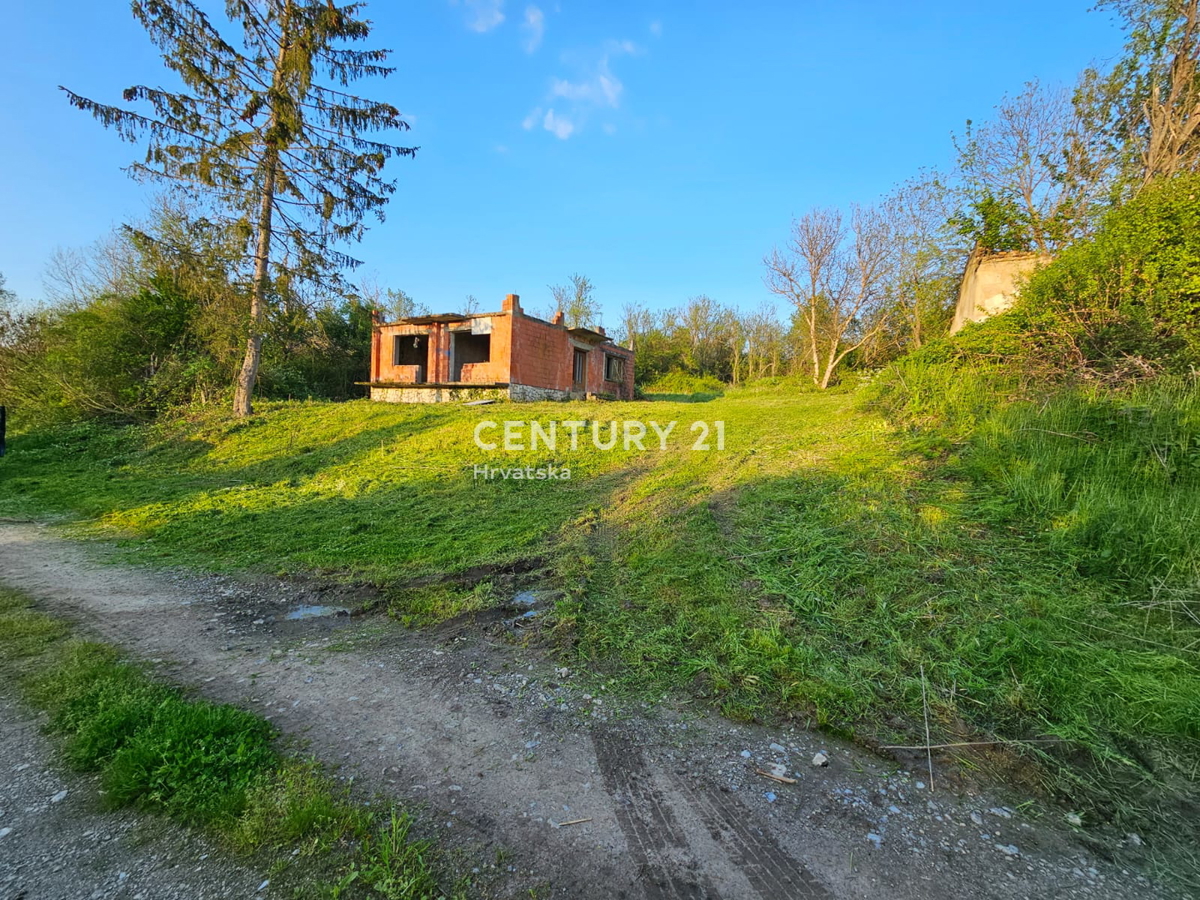 Velika Klisa - Đulovac - proprietà con casa avviata per azienda agricola familiare (OPG)