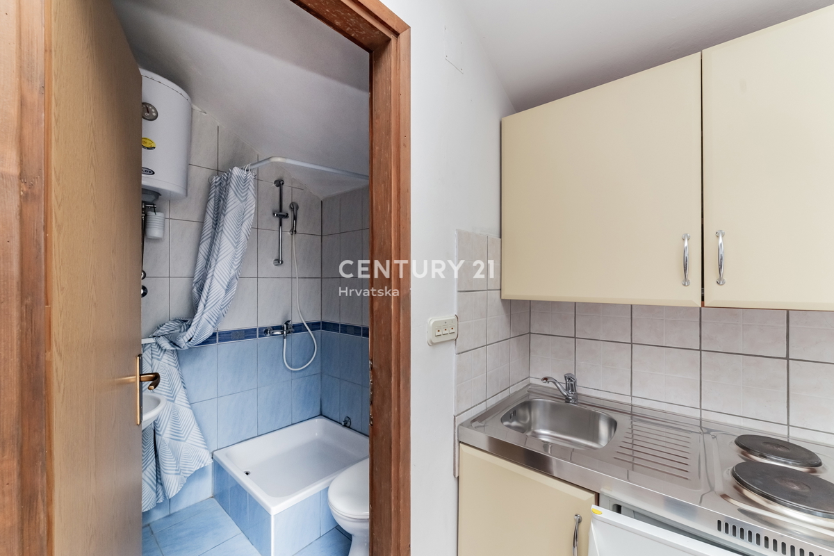 Ugljan, Kali - Casa con 6 unità abitative - 580 m dal mare