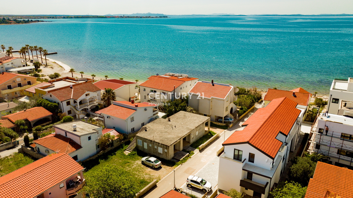 VIR, Lato sud dell'isola, 25 m dal mare - appartamento 3.5 locali - 119,64 m2