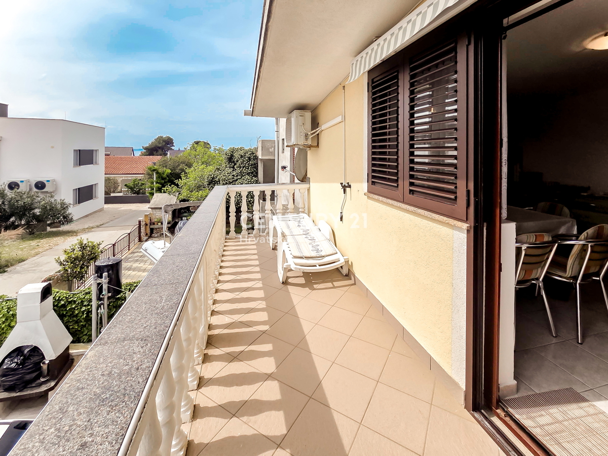 VIR, DOPPIO IMMOBILE CON GIARDINO, 107 M2 (P.T.), DUE APPARTAMENTI, 300 M DALLA SPIAGGIA