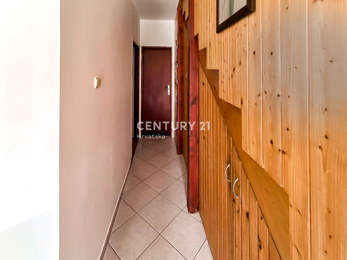 VIR, DOPPIO IMMOBILE CON GIARDINO, 107 M2 (P.T.), DUE APPARTAMENTI, 300 M DALLA SPIAGGIA
