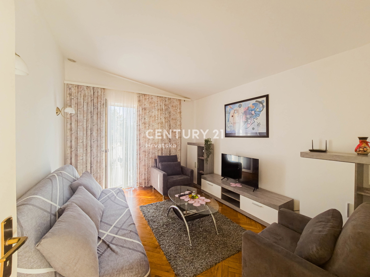 Vir, Bobovik: Casa con due appartamenti, cortile, cantina, deposito - 135 m dal mare