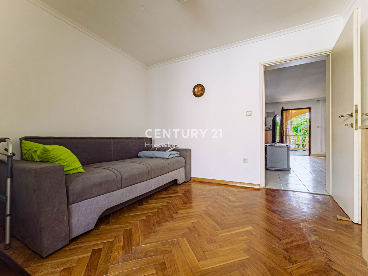 Vir, Bobovik: Casa con due appartamenti, cortile, cantina, deposito - 135 m dal mare