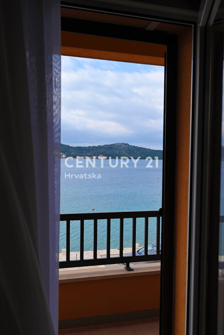 Rogoznica....Ražanj....casa....prima fila sul mare....