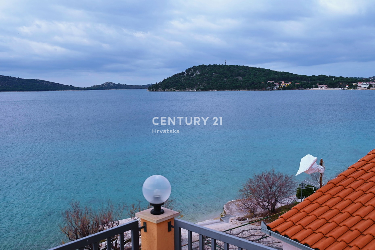 Rogoznica....Ražanj....casa....prima fila sul mare....