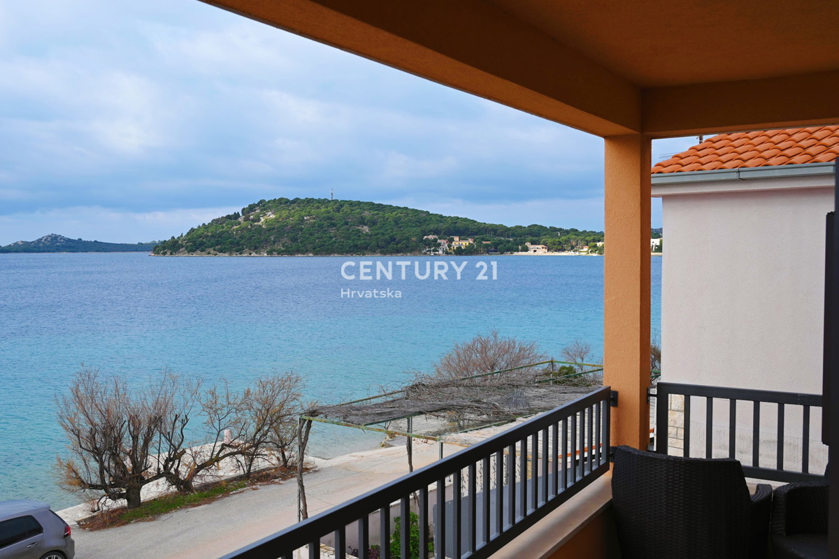 Rogoznica....Ražanj....casa....prima fila sul mare....