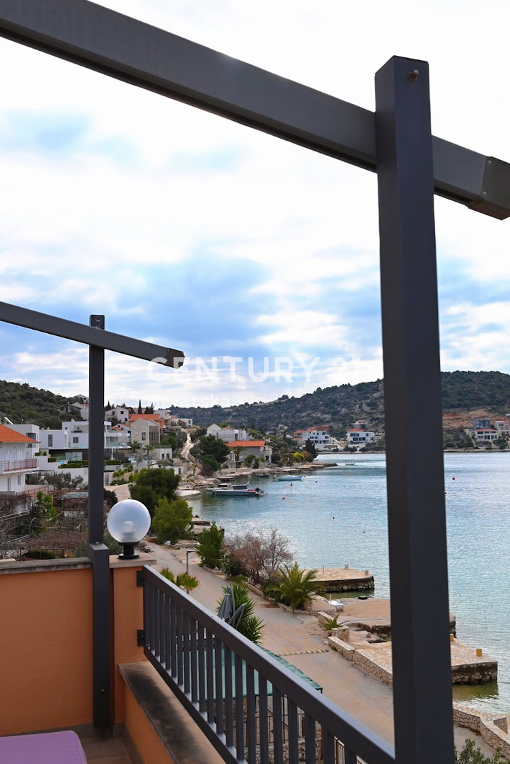 Rogoznica....Ražanj....casa....prima fila sul mare....