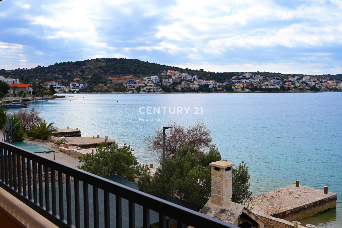Rogoznica....Ražanj....casa....prima fila sul mare....