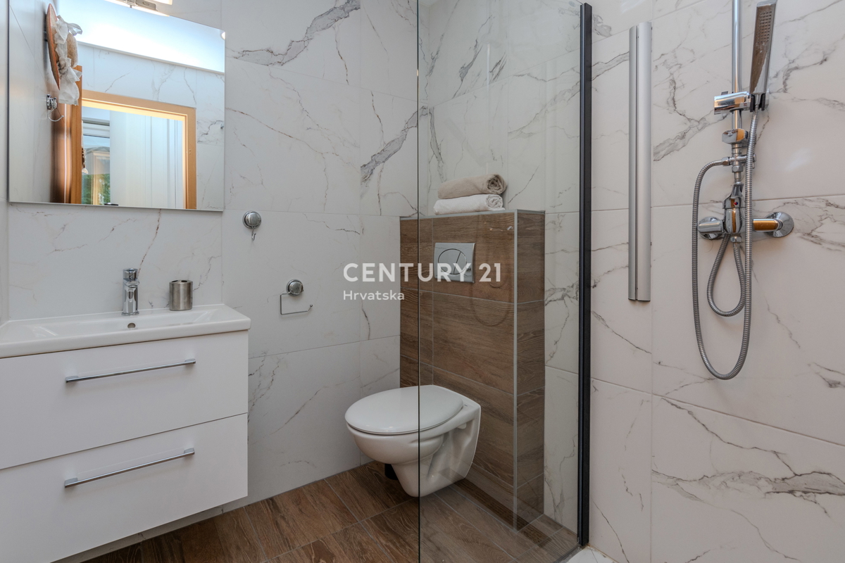 Zadar - Zaton - Casa con due appartamenti - Scontato!
