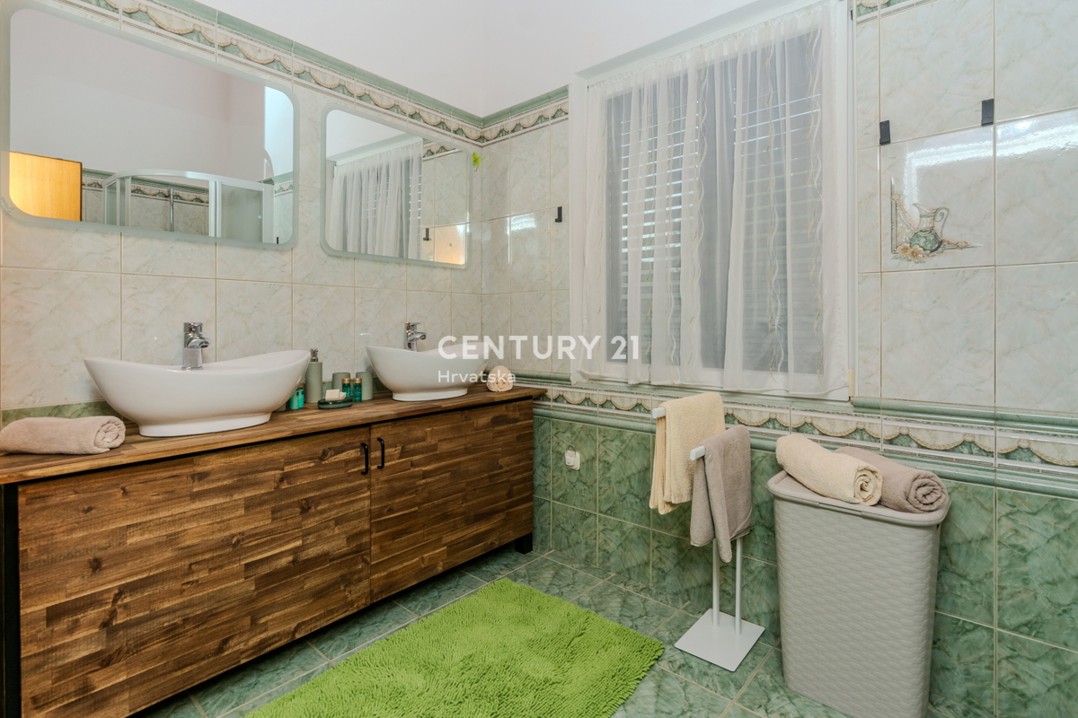 Zadar - Zaton - Casa con due appartamenti - Scontato!