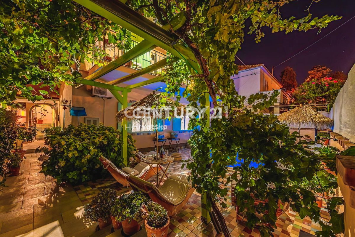 Eccezionale villa con piscina nel centro di Biograd na Moru