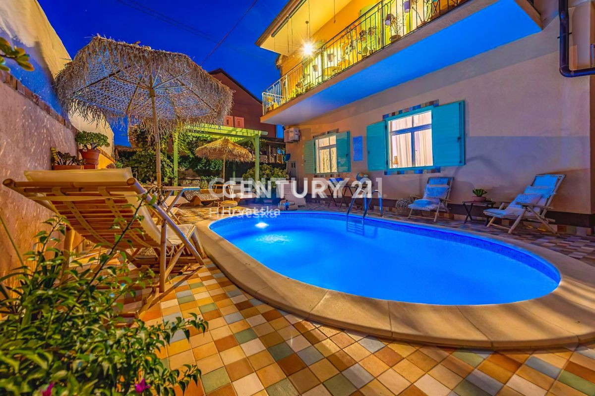 Eccezionale villa con piscina nel centro di Biograd na Moru