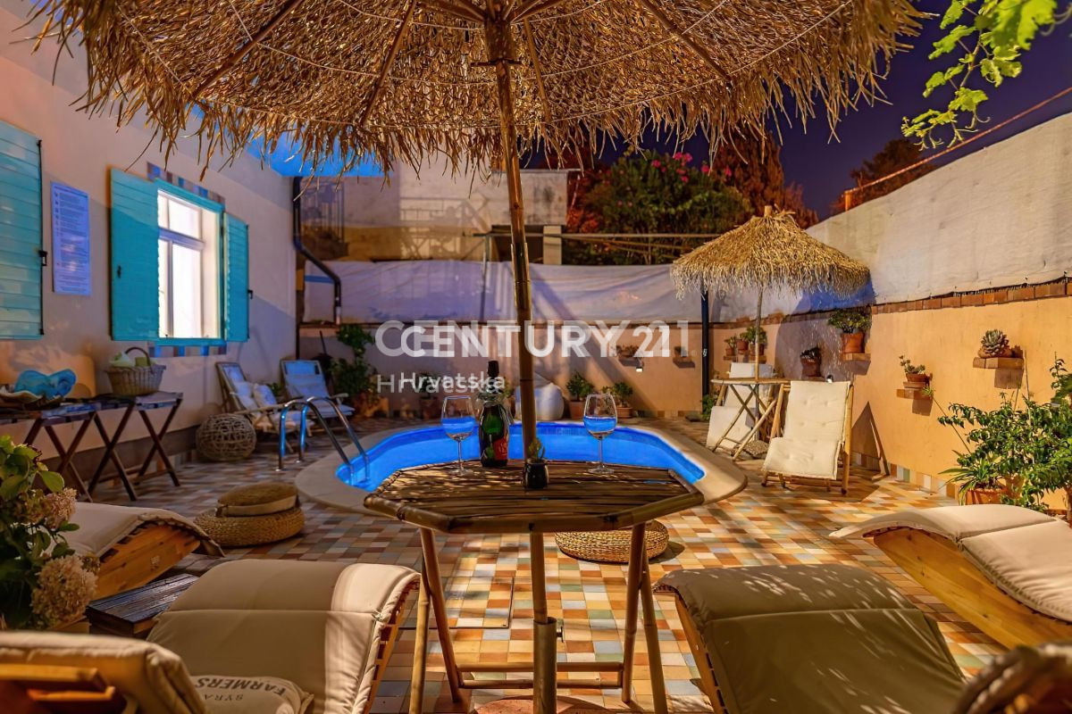 Eccezionale villa con piscina nel centro di Biograd na Moru