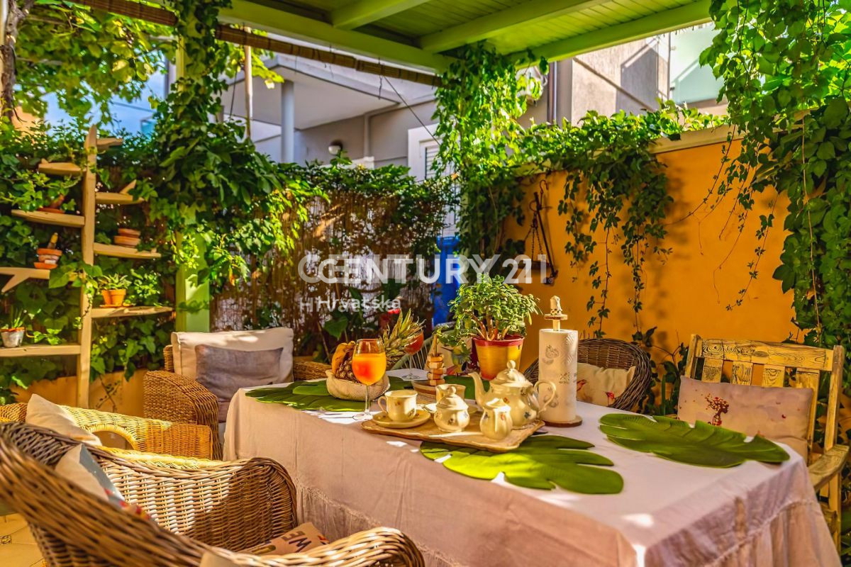 Eccezionale villa con piscina nel centro di Biograd na Moru