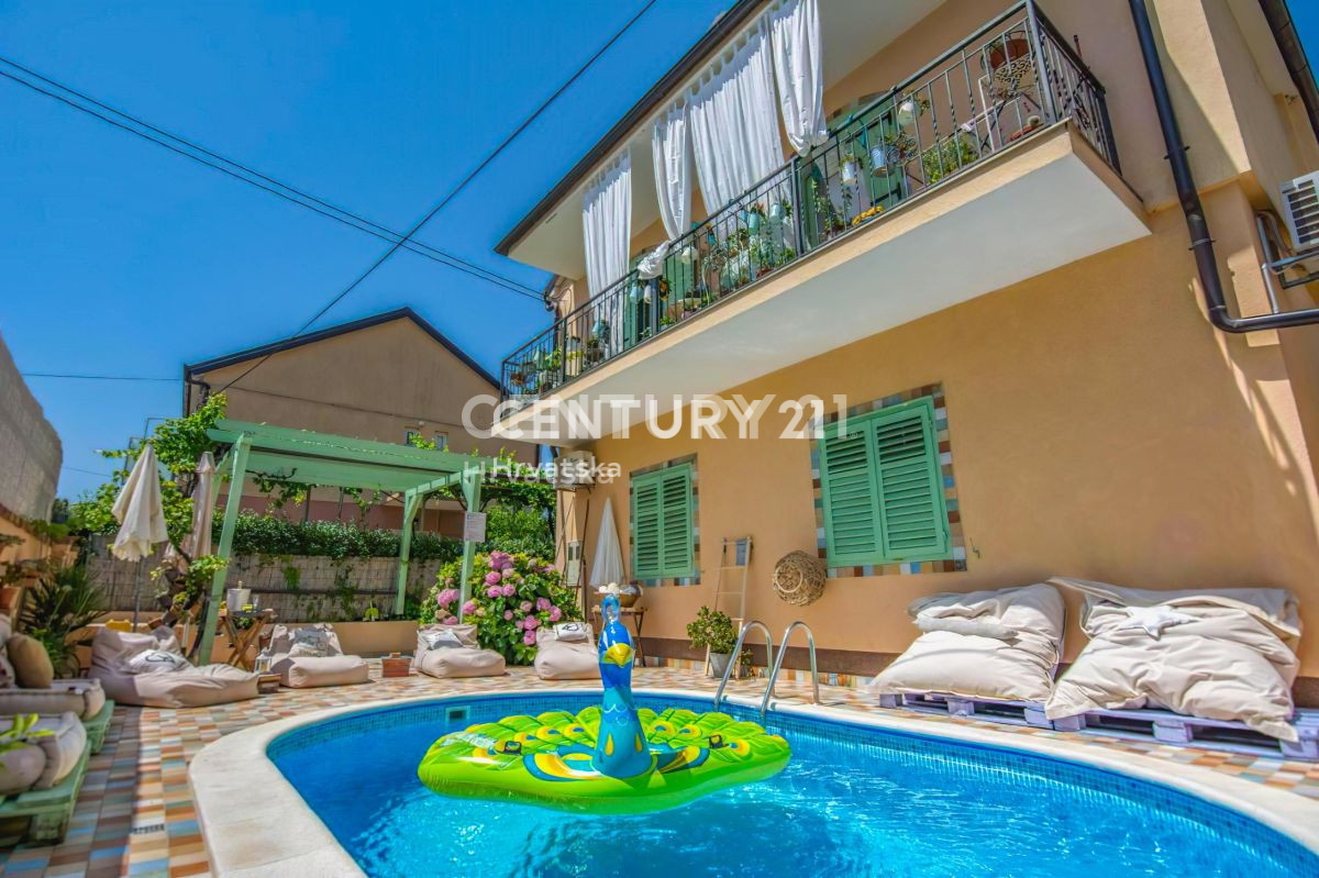 Eccezionale villa con piscina nel centro di Biograd na Moru