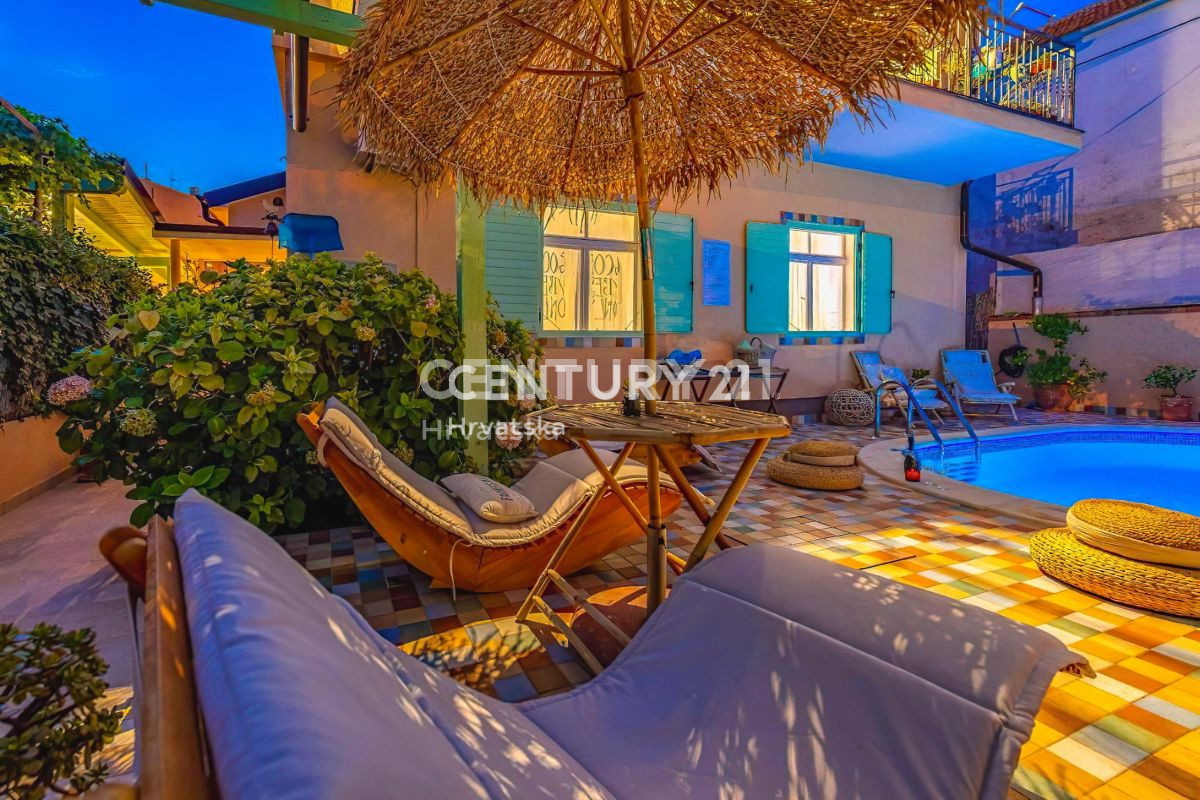 Eccezionale villa con piscina nel centro di Biograd na Moru