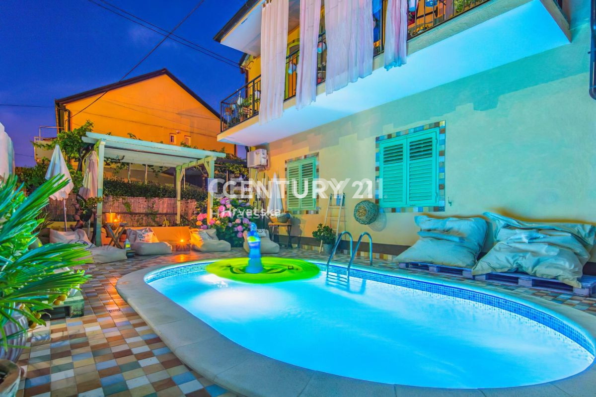 Eccezionale villa con piscina nel centro di Biograd na Moru