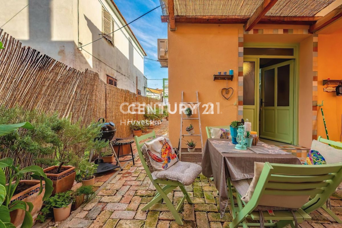 Eccezionale villa con piscina nel centro di Biograd na Moru