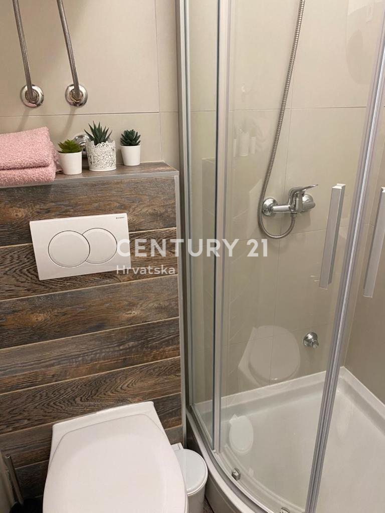 Biograd na Moru, centro storico, casa a 80 m dal mare