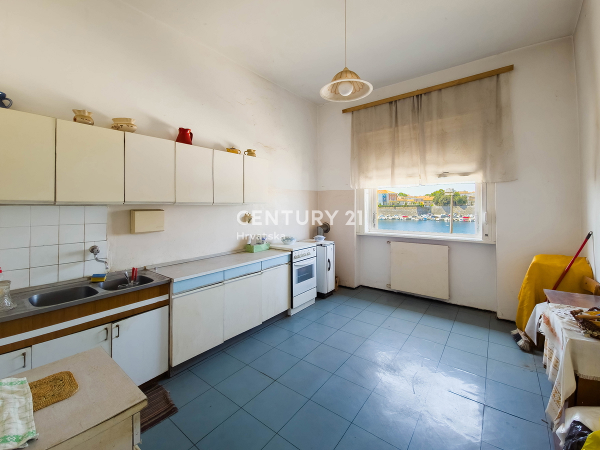 ZARA, RIVA BRANIMIROVA, APPARTAMENTO PRIMA FILA SUL MARE, OTTIMA POSIZIONE