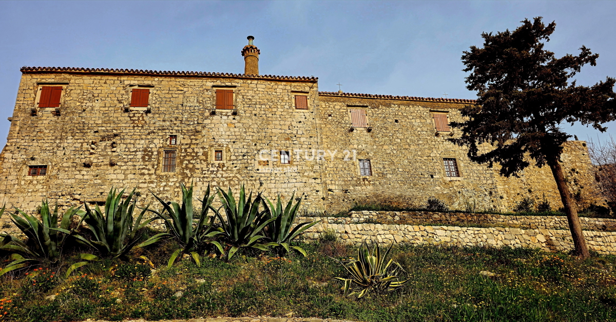 Pašman, TKON, terreno agricolo sul pendio della collina sacra Ćokovac