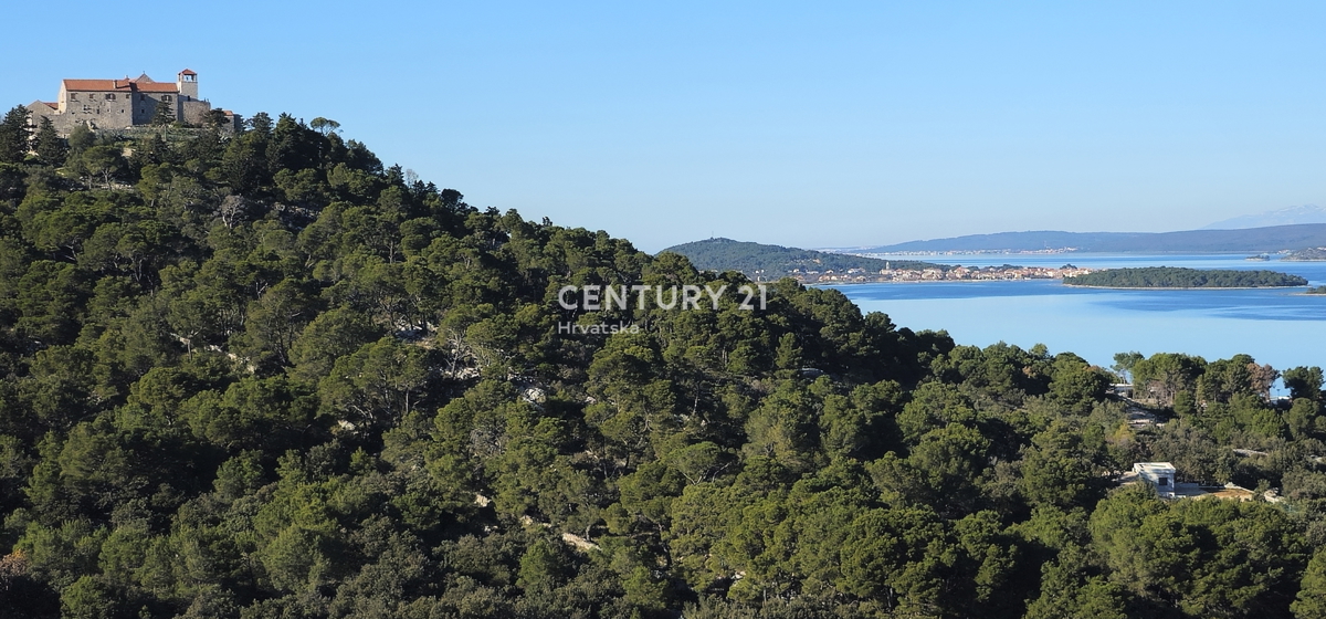 Pašman, TKON, terreno agricolo sul pendio della collina sacra Ćokovac