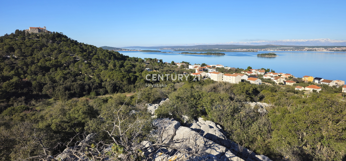 Pašman, TKON, terreno agricolo sul pendio della collina sacra Ćokovac