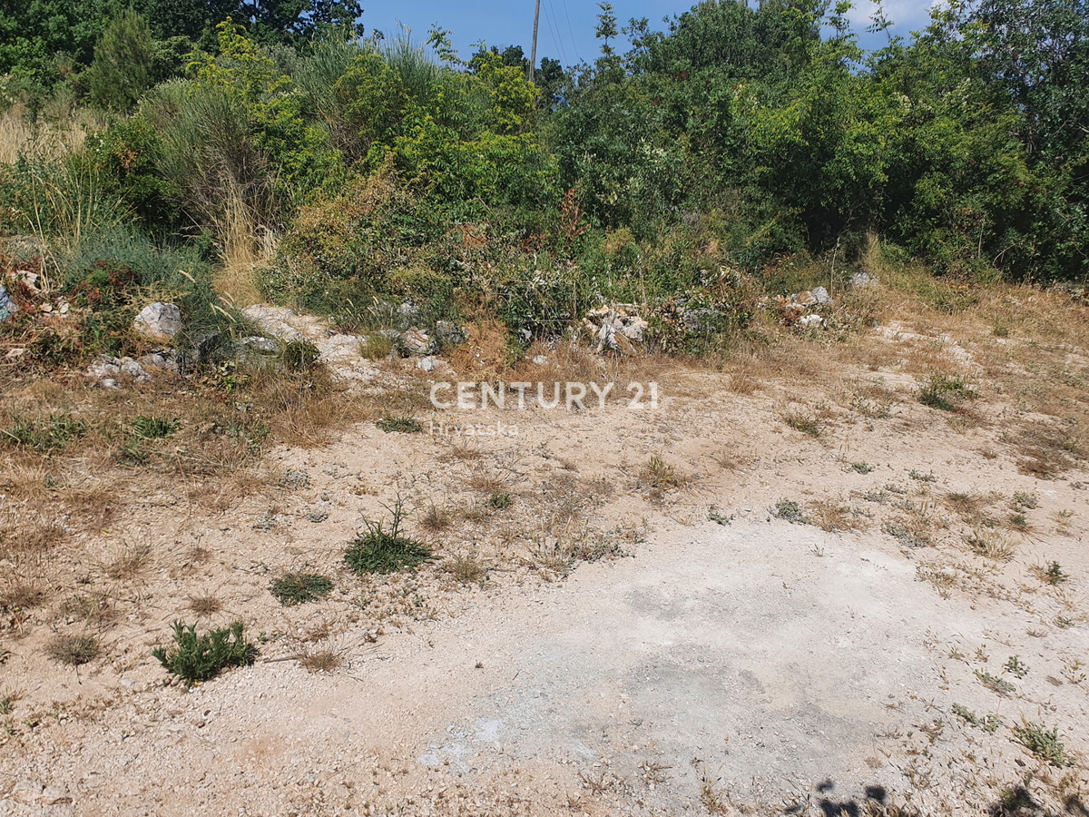 Drage - Pakoštane - terreno edificabile con vista sul mare e sul porto turistico