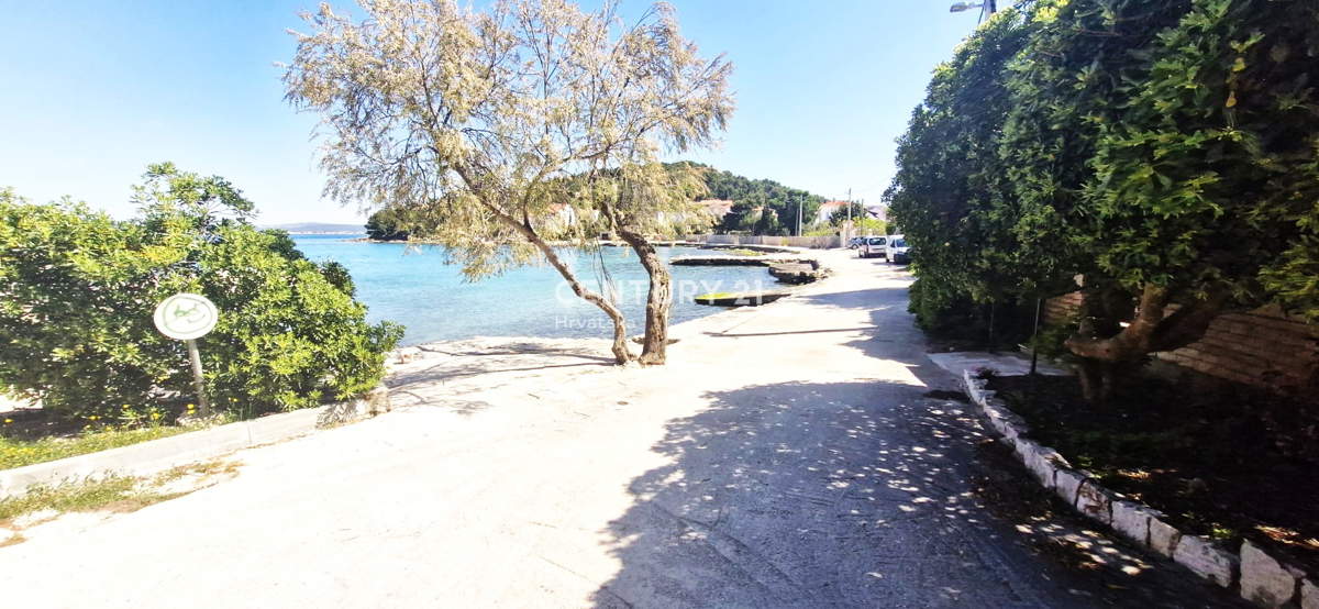 Kukljica - isola di Ugljan - terreno edificabile a 100 m dal mare