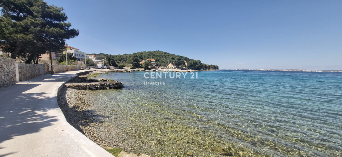 Kukljica - isola di Ugljan - terreno edificabile a 100 m dal mare