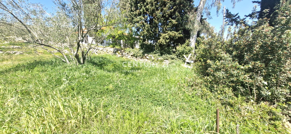 Kukljica - isola di Ugljan - terreno edificabile a 100 m dal mare