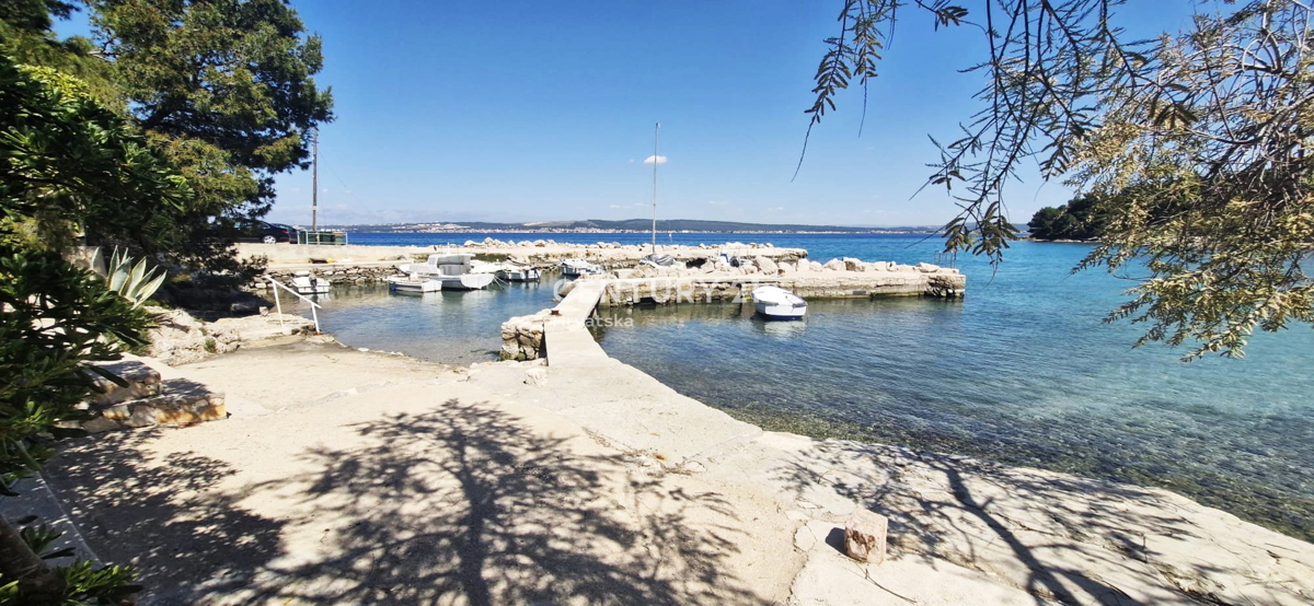 Kukljica - isola di Ugljan - terreno edificabile a 100 m dal mare