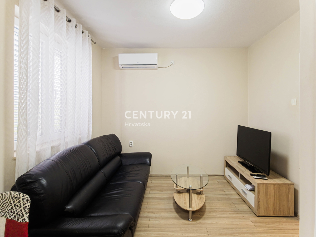 ZADAR, JAZINE II, APPARTAMENTO DI 2,5 VANI 56 M2, 3° PIANO, SENZA ASCENSORE, RISTRUTTURATO, SUBITO ABITABILE