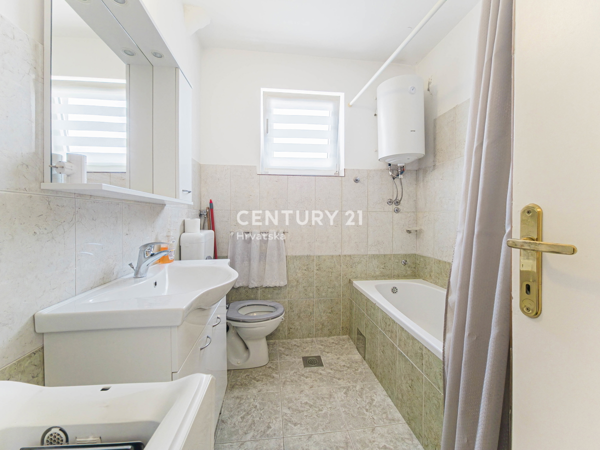 ZADAR, JAZINE II, APPARTAMENTO DI 2,5 VANI 56 M2, 3° PIANO, SENZA ASCENSORE, RISTRUTTURATO, SUBITO ABITABILE