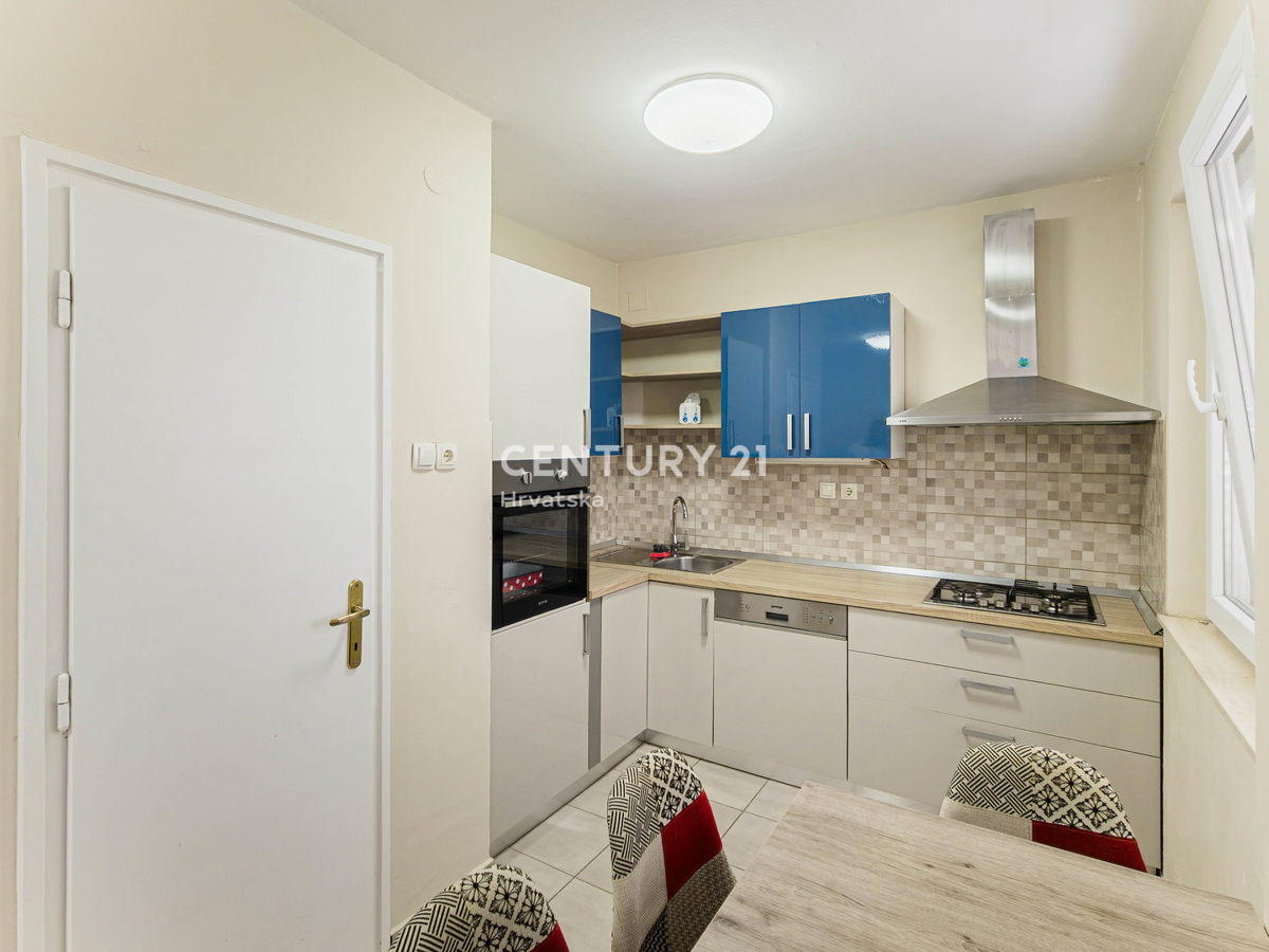 ZADAR, JAZINE II, APPARTAMENTO DI 2,5 VANI 56 M2, 3° PIANO, SENZA ASCENSORE, RISTRUTTURATO, SUBITO ABITABILE