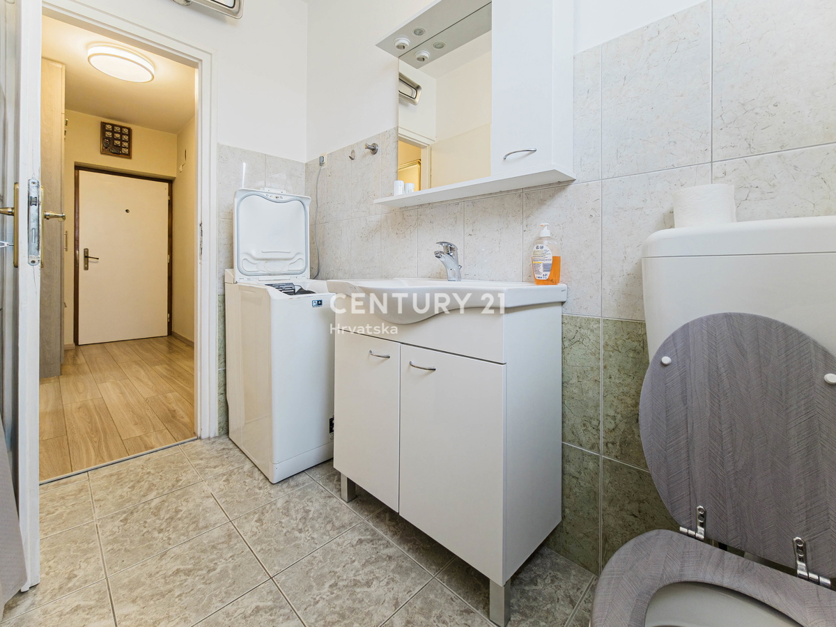 ZADAR, JAZINE II, APPARTAMENTO DI 2,5 VANI 56 M2, 3° PIANO, SENZA ASCENSORE, RISTRUTTURATO, SUBITO ABITABILE