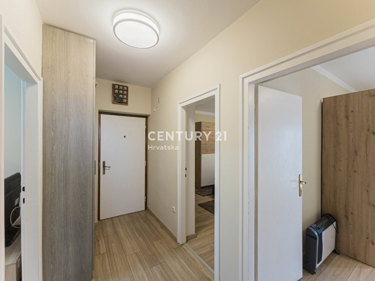 ZADAR, JAZINE II, APPARTAMENTO DI 2,5 VANI 56 M2, 3° PIANO, SENZA ASCENSORE, RISTRUTTURATO, SUBITO ABITABILE