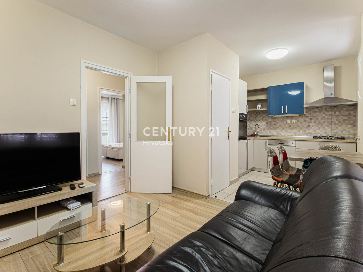 ZADAR, JAZINE II, APPARTAMENTO DI 2,5 VANI 56 M2, 3° PIANO, SENZA ASCENSORE, RISTRUTTURATO, SUBITO ABITABILE