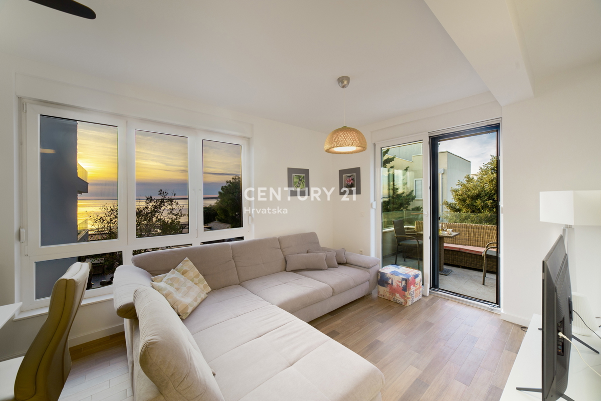 MANDRE, ESCLUSIVA, APPARTAMENTO DI 3,5 VANI 80,50 m2, 1° PIANO, 2° FILA DAL MARE, SPLENDIDA VISTA, ARREDATO, SUBITO ABITABILE!