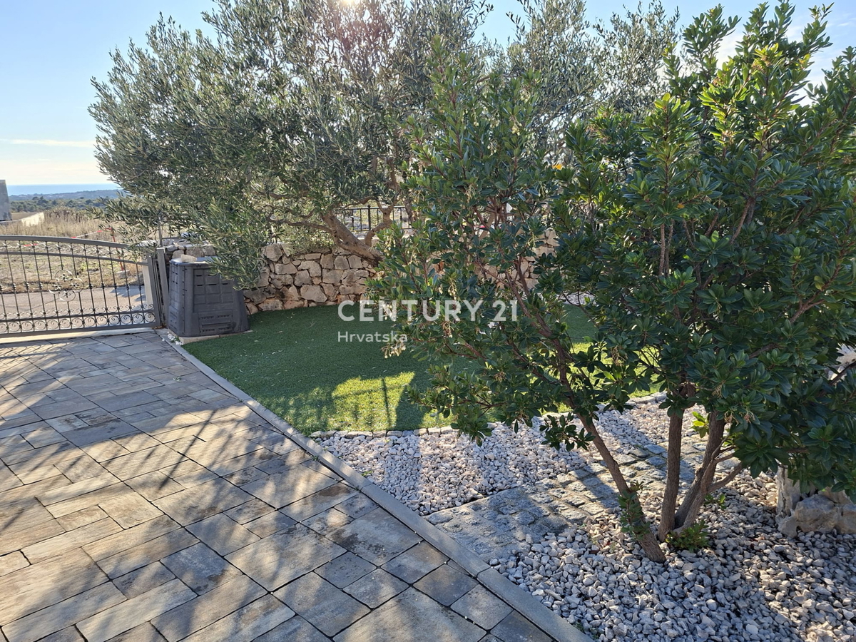 PRIMOSTEN....VILLA CON PISCINA....RISCALDAMENTO A PAVIMENTO