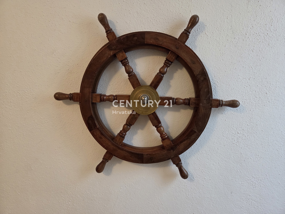 PRIMOSTEN....VILLA CON PISCINA....RISCALDAMENTO A PAVIMENTO