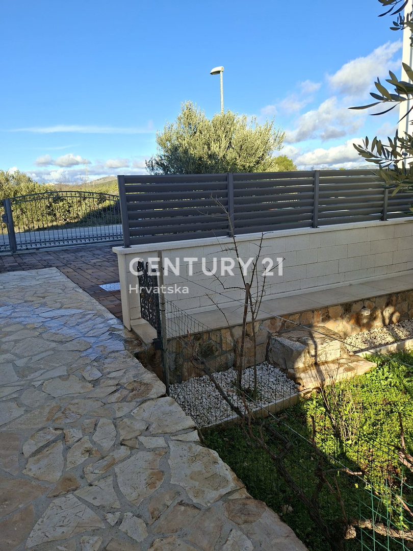 PRIMOSTEN....VILLA CON PISCINA....RISCALDAMENTO A PAVIMENTO