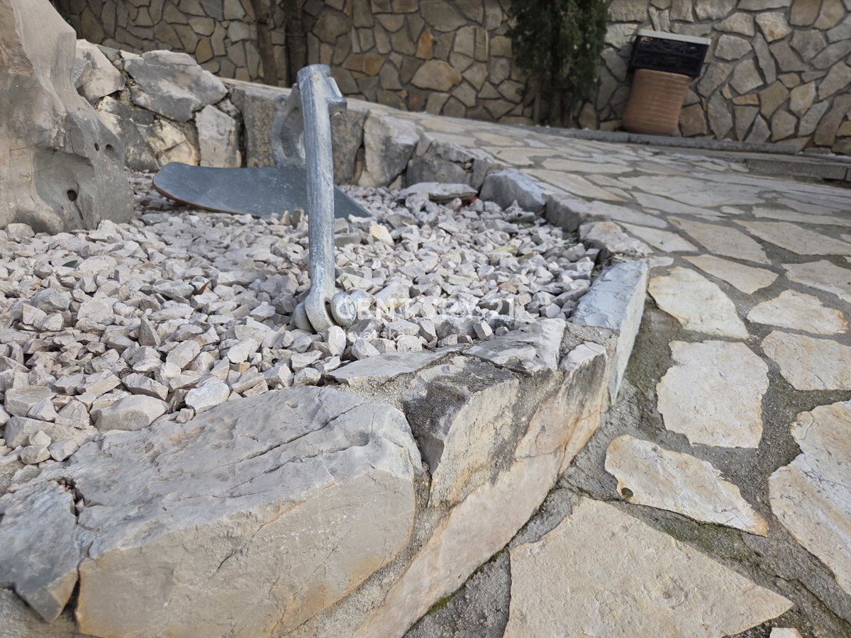 PRIMOSTEN....VILLA CON PISCINA....RISCALDAMENTO A PAVIMENTO