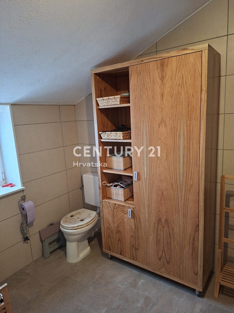 PRIMOSTEN....VILLA CON PISCINA....RISCALDAMENTO A PAVIMENTO